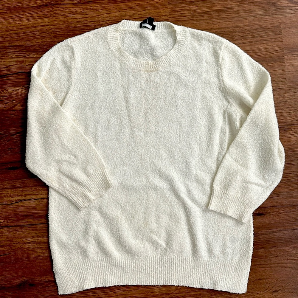 Theory - summer white, 3/4 sleeve summer sweater